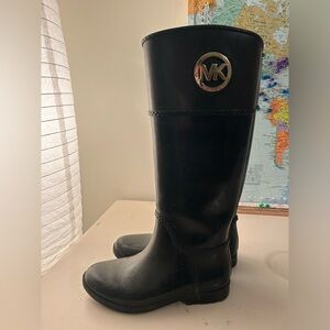 Michael kors rain boots size 6